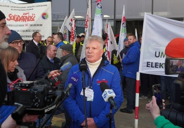 Chodzi o gospodarkę regionu. Około 200 osób manifestowało w obronie miejsc pracy w Elektrowni Rybnik