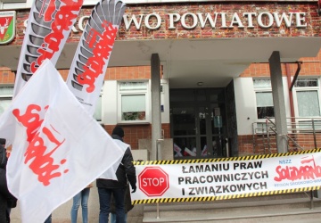 PIP potwierdza. Zwolnienie wiceprzewodniczącego „S” w Starostwie Powiatowym w Hrubieszowie było niezgodne z prawem