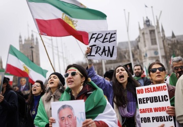 „Islamska Republika Iranu trzyma się mocno”