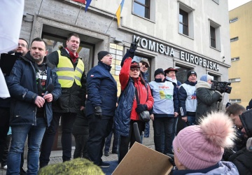 ETS niszczy gospodarkę. Czas wyrzucić ten system do kosza