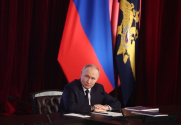 Tȟašúŋke Witkó: Na Kremlu bez zmian