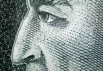 Jak fikcyjne faktury kosztują Polskę miliardy – ekspert o kulisach karuzeli VAT