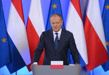 Tusk stawi się jutro u prezydenta ws. SAFE 0 proc. „Nie ma miejsca na podejrzane manewry”