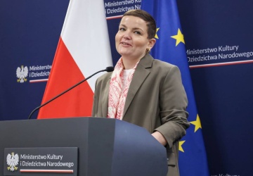 Wypadek z udziałem minister kultury. Prokuratura chce umorzyć sprawę