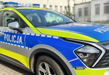 Dramatyczny wypadek w Pruszczu Gdańskim. Samochód dachował i potrącił pieszą