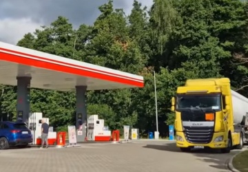 W Świnoujściu zaczyna brakować paliwa. Powodem „turystyka paliwowa” z Niemiec