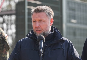 Kierwiński naciska prezydenta, aby podpisał ustawę wdrażającą SAFE