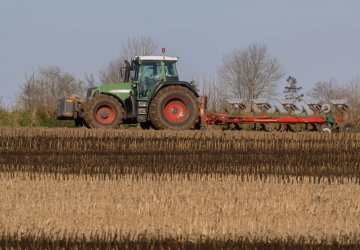 Telus o sytuacji rolników: Drogie paliwo, drogie nawozy, tanie zboże i brak pomocy tego rządu