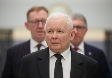 Rządowa uchwała ws. SAFE. Mocne słowa Kaczyńskiego