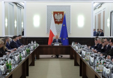 Uchwała ws. SAFE. Mec. Lewandowski: Ryzykowne. Odpowiedzą karnie