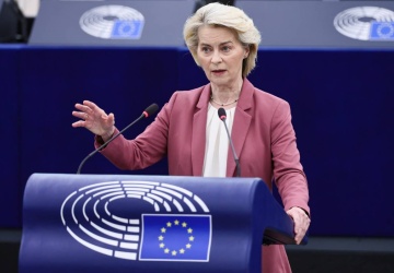 Rzecznik PiS: „Pani von der Leyen, jak podpiszecie z Tuskiem umowę ws. SAFE, o spłatę proszę prosić Tuska”