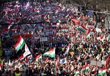 Potężny marsz poparcia dla Viktora Orbana w Budapeszcie