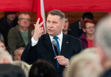 Czarnek odpowiedział Tuskowi. Nie przebierał w słowach