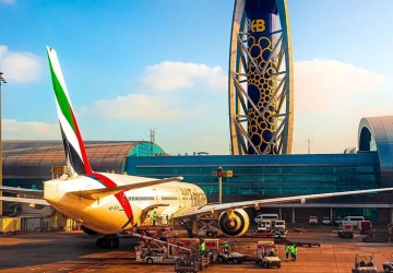 Nocny atak na Dubaj. Loty wstrzymane do odwołania