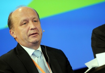 Tȟašúŋke Witkó: Armia z brukselskiego sufitu