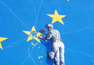 Rośnie liczba eurosceptyków. Nowy sondaż pokazuje trend