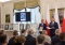 Kolejne ofiary totalitaryzmów z bezimiennych grobów zidentyfikowane. Karol Nawrocki wręczył rodzinom noty 