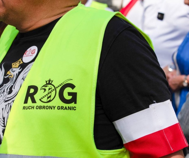 Komu służycie?. Ostra reakcja Roberta Bąkiewicza na zaskakujący ruch policji