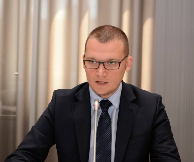 Szefernaker: KO i Lewica same wyłączają się z polityki współpracy