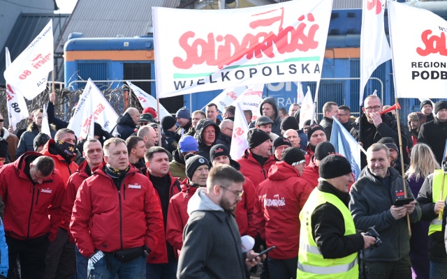 Nadajecie się tylko do tępienia ludzi!. Pracownicy Silesii pikietowali w obronie miejsc pracy