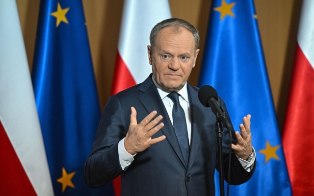 Tusk opuścił RBN przed dyskusją dot. Czarzastego. To nie jest miejsce do takich dyskusji