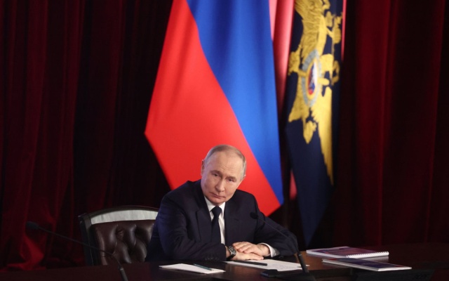 Tȟašúŋke Witkó: Na Kremlu bez zmian