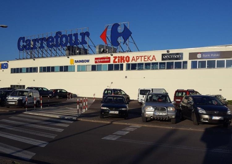 Grupowe zwolnienia w sieci Carrefour. Solidarność nie wyklucza protestów