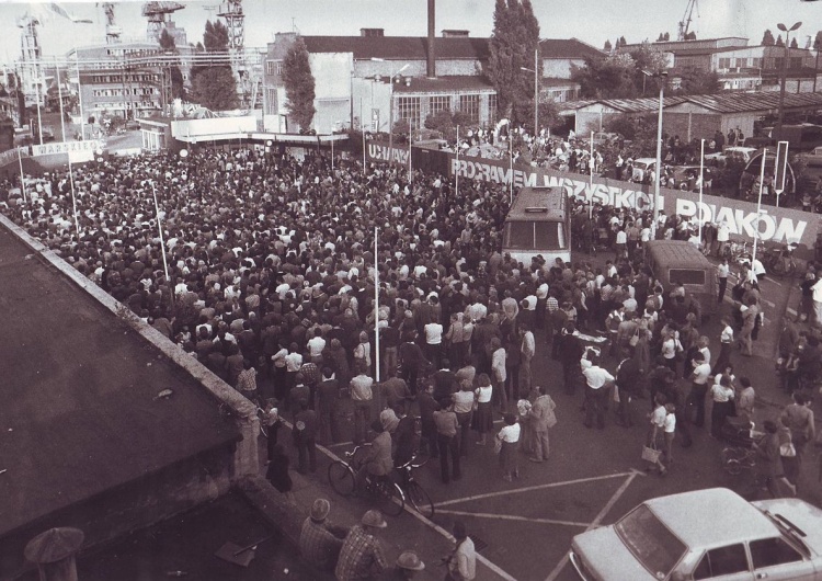 Strajk w Stoczni Szczecińskiej im. Adolfa Warskiego, 18 sierpnia 1980. Obchody Sierpnia '80 w Szczecinie. W uroczystościach weźmie udział przewodniczący KK Piotr Duda