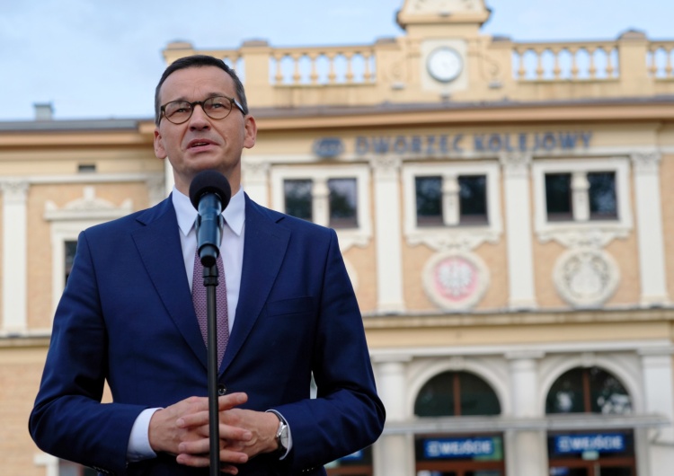 Andrzej Grygiel Premier: w dostępności do kolei nie powinno być pierwszej i drugiej klasy 