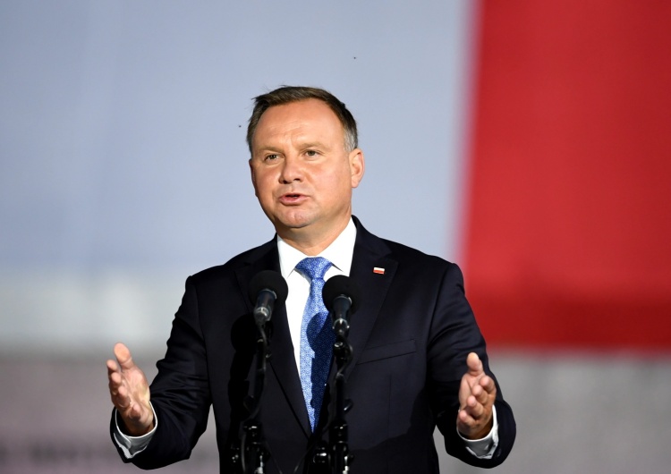 Prezydent Andrzej Duda zwołuje Radę Gabinetową Prezydent zwołuje Radę Gabinetową. Powodem koronawirus