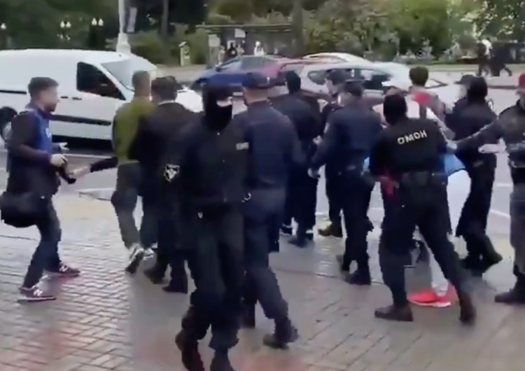  [video] Początek roku szkolnego na Białorusi… Liczne zatrzymania protestujących studentów przez milicję i OMON