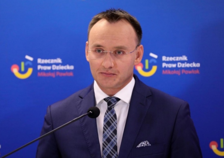 Rzecznik Praw Dziecka: Wmawiano „róbta co chceta”. Boga nie ma, Ojczyzny nie ma… Stop!