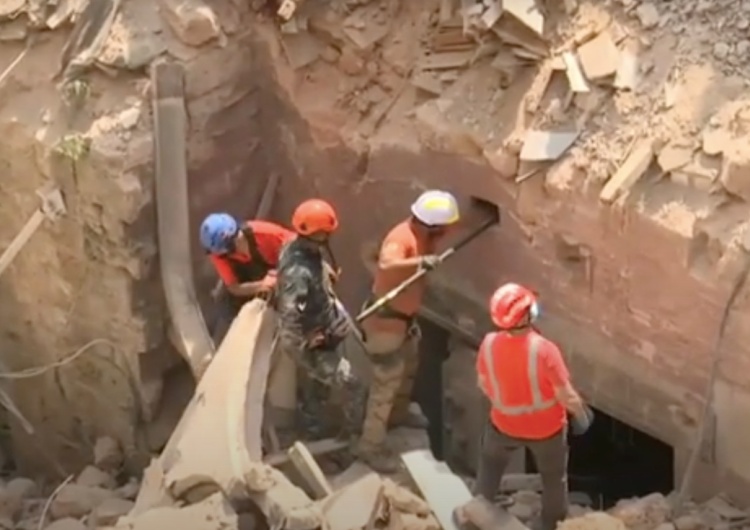  [video] To już miesiąc od wybuchu. Sygnały życia pod gruzami w Bejrucie
