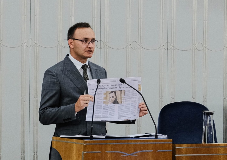 RPD zajął się nielegalnym handlem hormonami wśród dzieci. Opozycja chce jego odwołania