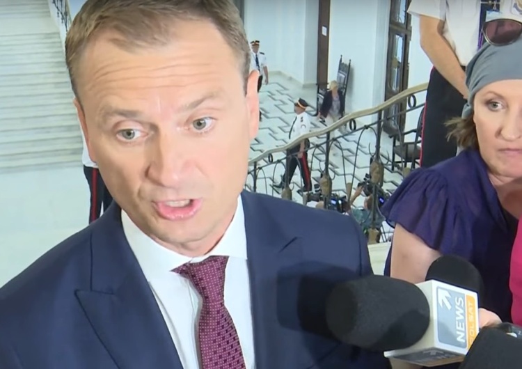 Co tam się dzieje? Nitras dementuje informację o braku poparcia PO dla zmiany ustawy o ochronie zwierząt
