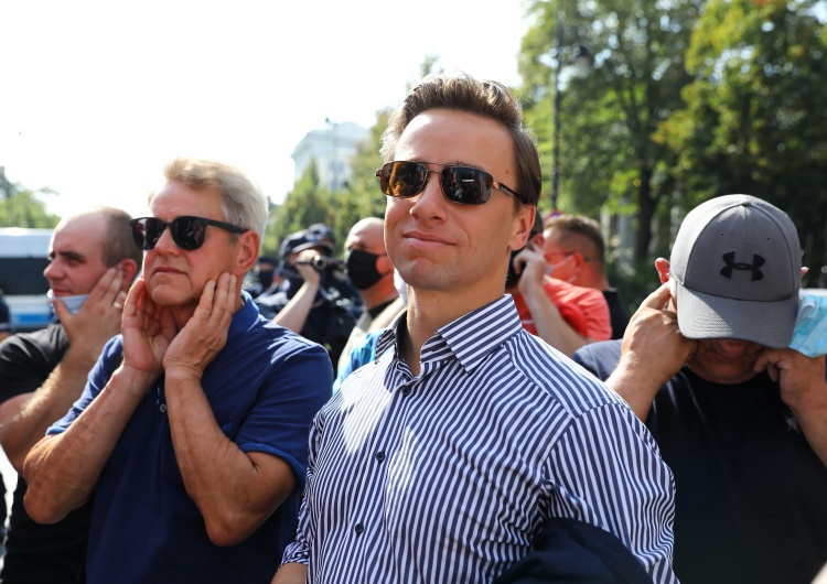 Bosak, Agrounia i futrzarze na czele. Trwa protest przeciwko ustawie prozwierzęcej