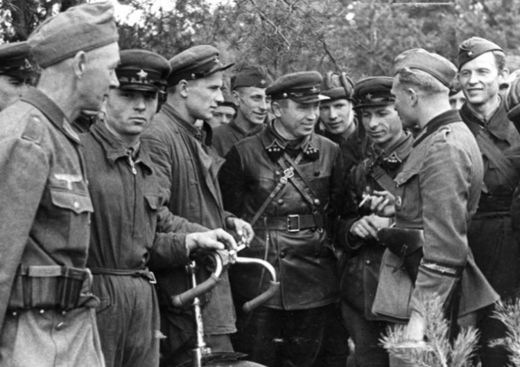 Spotkanie żołnierzy Wehrmachtu i Armii Czerwonej 20 września 1939 roku, na wschód od Brześcia