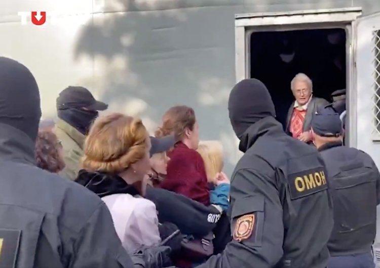  Dramatyczne nagrania z Białorusi. Brutalne działania milicji podczas Marszu Kobiet w Mińsku