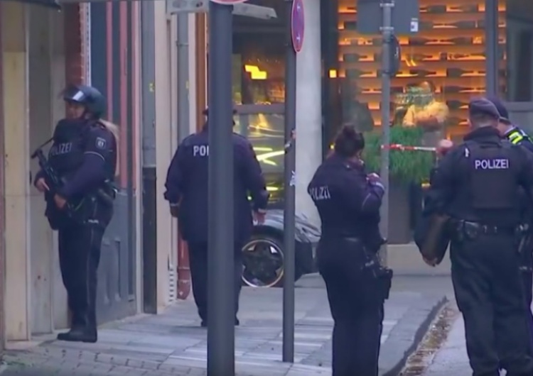 Skandal w niemieckiej policji. Funkcjonariusze wychwalali Hitlera. „Ohydne i haniebne”