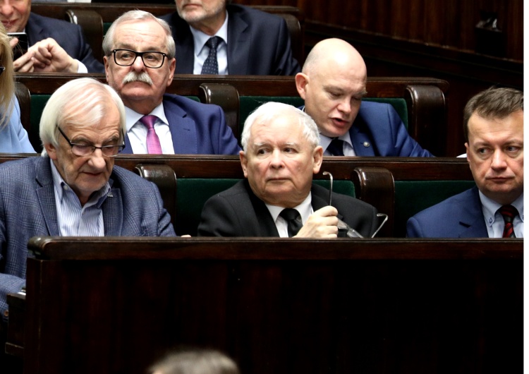 Kaczyński postawił Ziobrze warunek? „Dymisja ceną utrzymania koalicji”