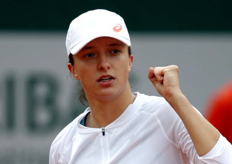  Iga Świątek nie dała żadnych szans Kanadyjce! Polska tenisistka w czwartej rundzie French Open