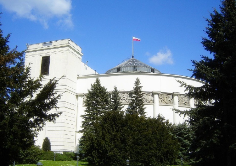 Koronawirus w Sejmie. Wicemarszałek zakażony