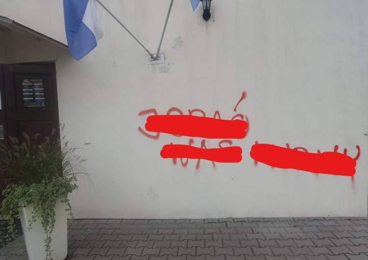 parafa św. Szczepana Męczennika. Wulgarne napisy