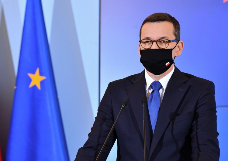 Mateusz Morawiecki fot. Radek Pietruszka Premier: Apeluję do osób zaprzeczających istnieniu COVID-19... Nie róbcie tego!