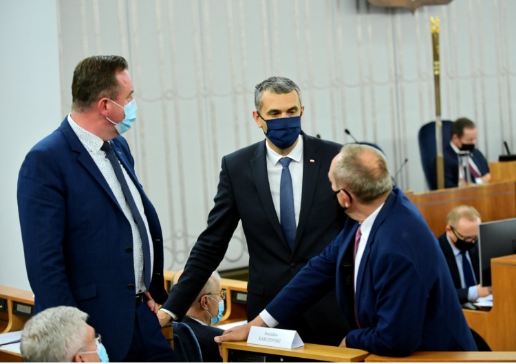 Senat: Duże zmiany w „piątce dla zwierząt”. Rozłam w PiS?