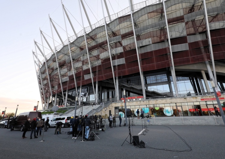  Szef KPRM: Zgłosiło się 160 osób chętnych do pracy w szpitalu na Stadionie Narodowym