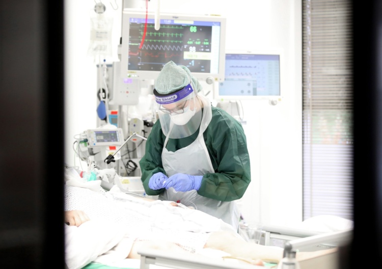  Kolejny rekord zakażeń koronawirusem. Najwyższa liczba zgonów od początku epidemii 