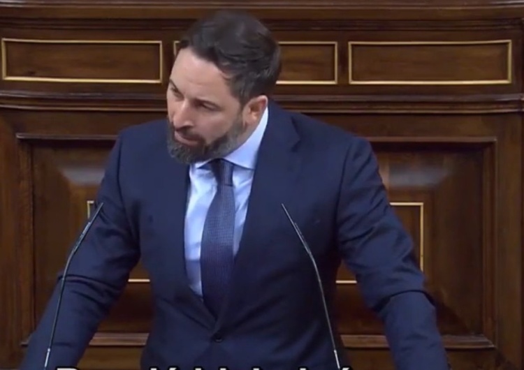 Santiago Abascal VOX Santiago Abascal (VOX) w hiszpańskim parlamencie: Polska, Węgry są antyeuropejskie? Bo wy tak mówicie?