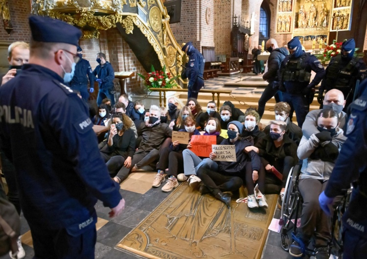 protest w Katedrze Poznańskiej fot. Jakub Kaczmarczyk Dziennikarz Onetu:
