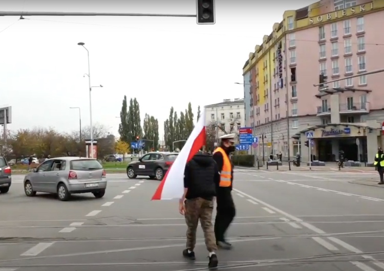 Warszawa: Rozpoczął się protest rolników. Do demonstracji przyłączą się taksówkarze